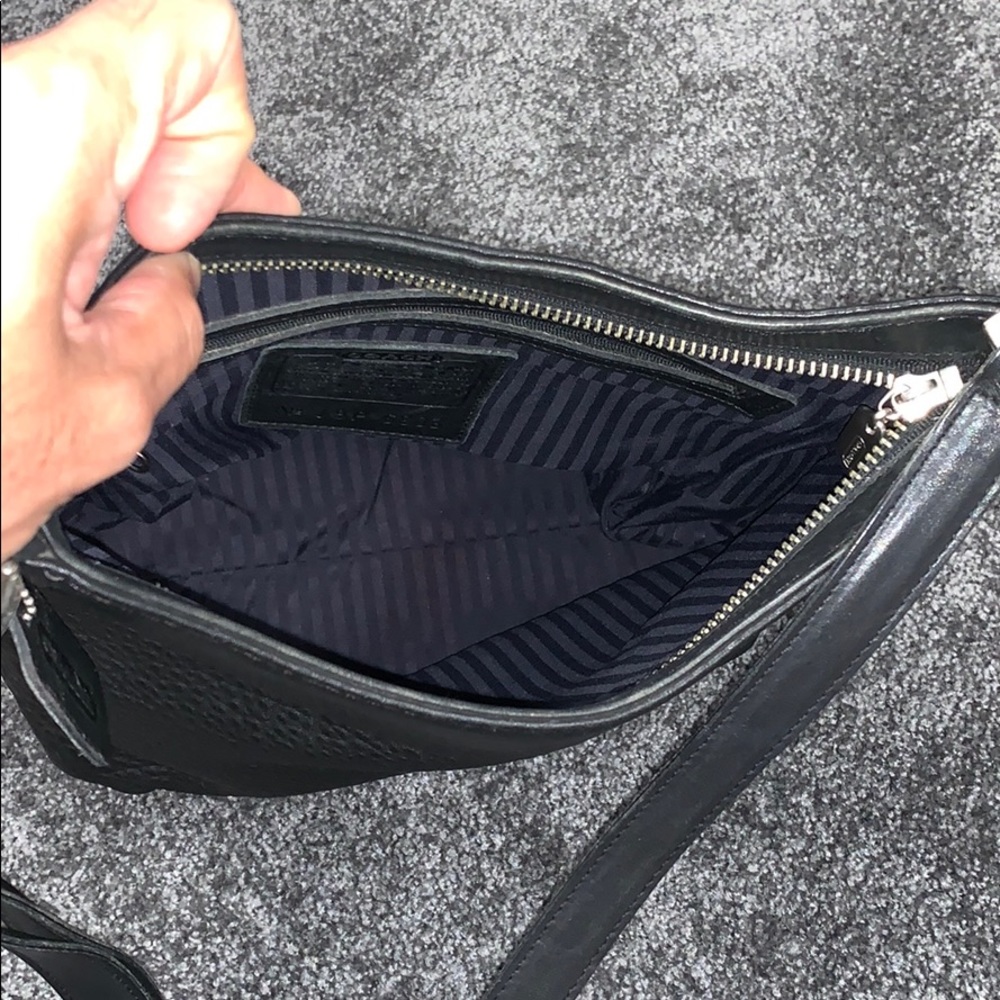Vintage Coach Black Leather Crossbody Bag w/adjustable strap - Picture 7 of 13